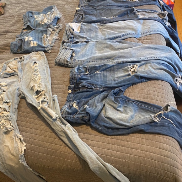 Lot Distressed Jeans - Picture 2 of 3
